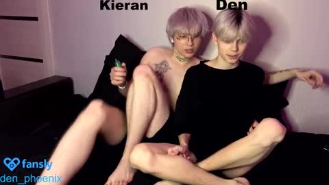 Snapshot of den_phoenix_ chatting on 09/27/25, 08:58 Den Shorty online show from 09/27/25, 08:58