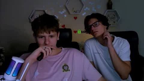 Snapshot of den_rich chatting on 09/17/25, 07:48 Den online show from 09/17/25, 07:48