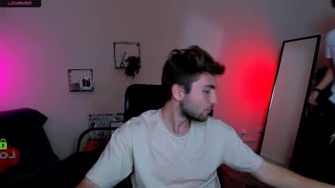 Snapshot of den_rich chatting on 09/19/25, 07:36 Den online show from 09/19/25, 07:36