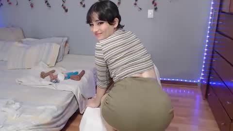 Snapshot of deni_bloom chatting on 12/20/24, 02:30 Denisse    schedule Monday to Friday 1300-1900 mexican time Saturday-maybe it could be a surprise IDEPENDENT MODEL online show from 12/20/24, 02:30
