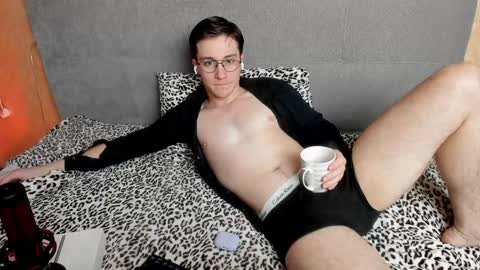 Snapshot of deni_boy99 chatting on 12/28/24, 05:57 Deni online show from 12/28/24, 05:57