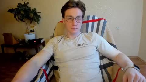 Snapshot of deni_boy99 chatting on 03/12/25, 07:49 Deni online show from 03/12/25, 07:49