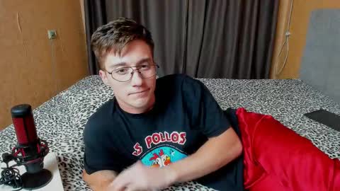 Snapshot of deni_boy99 chatting on 09/24/25, 04:10 Deni online show from 09/24/25, 04:10