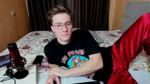 Snapshot of deni_boy99 chatting on 11/09/25, 07:23 Deni online show from 11/09/25, 07:23