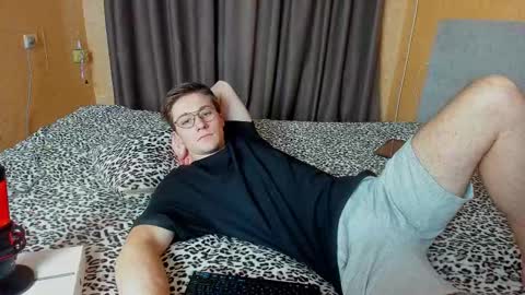 Snapshot of deni_boy99 chatting on 12/03/25, 12:25 Deni online show from 12/03/25, 12:25