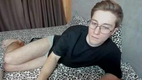 Snapshot of deni_boy99 chatting on 12/14/25, 09:58 Deni online show from 12/14/25, 09:58