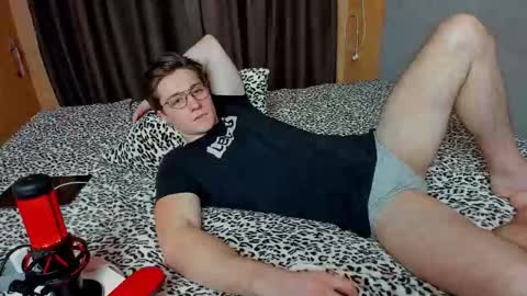 Snapshot of deni_boy99 chatting on 01/15/26, 07:39 Deni online show from 01/15/26, 07:39