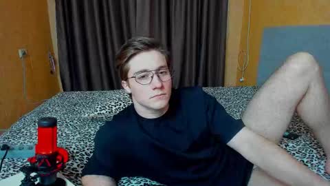 Snapshot of deni_boy99 chatting on 02/08/26, 04:54 Deni online show from 02/08/26, 04:54