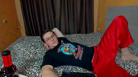 Snapshot of deni_boy99 chatting on 02/11/26, 06:24 Deni online show from 02/11/26, 06:24