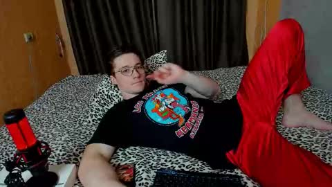 Snapshot of deni_boy99 chatting on 03/19/26, 07:51 Deni online show from 03/19/26, 07:51