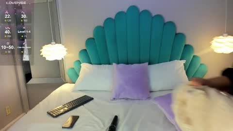 Denise online show from 02/12/25, 04:01