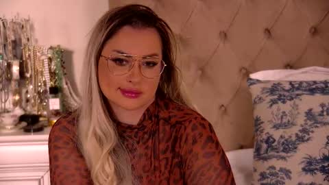 Ela online show from 03/02/26, 12:13