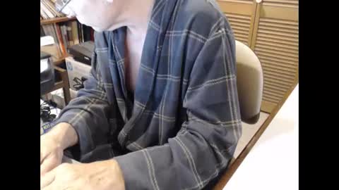 Snapshot of denn_jett chatting on 01/16/25, 10:32 Den Jet online show from 01/16/25, 10:32