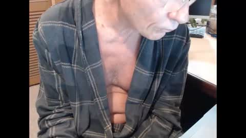 Snapshot of denn_jett chatting on 12/21/25, 11:06 Den Jet online show from 12/21/25, 11:06