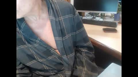 Snapshot of denn_jett chatting on 02/07/26, 10:41 Den Jet online show from 02/07/26, 10:41