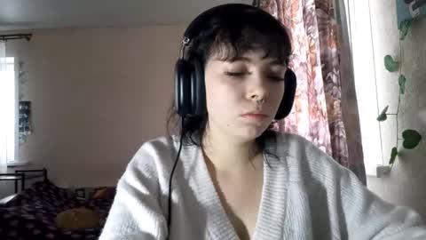 Aki online show from 11/19/25, 07:08