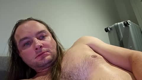 Snapshot of dennis210586 chatting on 01/06/25, 01:09 dennis210586 online show from 01/06/25, 01:09