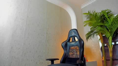 dennis_cox_ online show from 01/08/25, 03:28