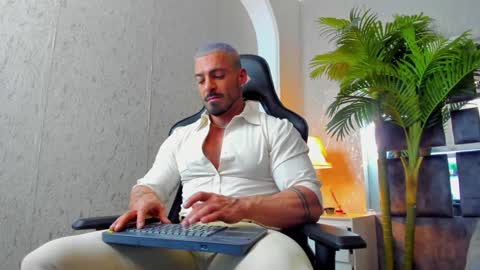 dennis_cox_ online show from 01/09/25, 12:30