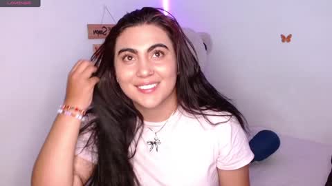 Snapshot of dennis_love_ chatting on 12/18/24, 04:42 rosse online show from 12/18/24, 04:42