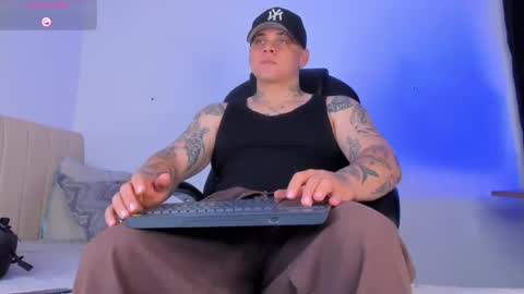 dennis munera online show from 10/23/25, 10:03