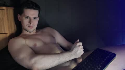 Snapshot of dennis_night chatting on 03/12/25, 10:39 Den online show from 03/12/25, 10:39