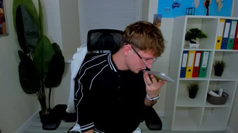 Dennis online show from 11/24/25, 03:34