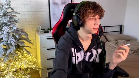 Snapshot of denobluora chatting on 12/12/24, 12:33 Jasper   online show from 12/12/24, 12:33