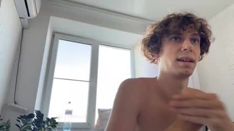 Snapshot of denobluora chatting on 10/30/25, 11:22 Jasper   online show from 10/30/25, 11:22