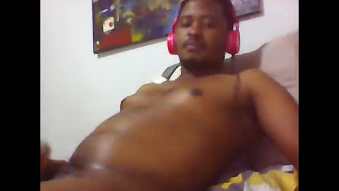 Snapshot of dentzo chatting on 05/05/26, 07:33 mastER blACK online show from 05/05/26, 07:33