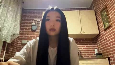 Emma online show from 11/14/25, 01:21