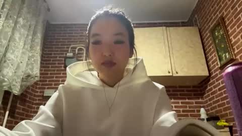 Emma online show from 11/20/25, 01:11