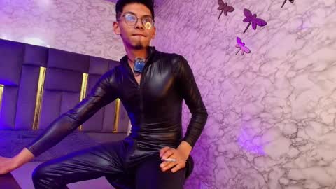 Dereck online show from 12/21/25, 10:22