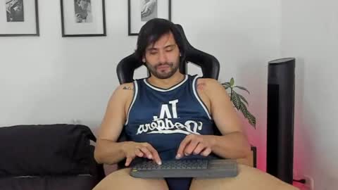 Snapshot of dereck_vega chatting on 07/23/26, 12:57 Dereck Vega online show from 07/23/26, 12:57