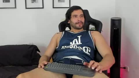 Snapshot of dereck_vega chatting on 07/23/26, 01:58 Dereck Vega online show from 07/23/26, 01:58