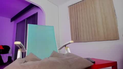 Snapshot of dereckhardd chatting on 03/08/25, 04:01 dereckhardd online show from 03/08/25, 04:01