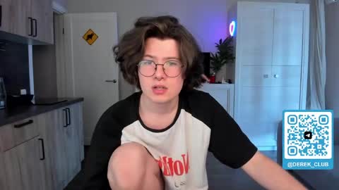 Derek online show from 06/08/26, 12:16