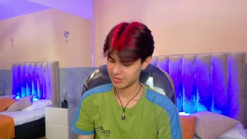 derek_sinn online show from 05/30/26, 08:17