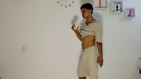 derek_star_ online show from 06/28/26, 12:49