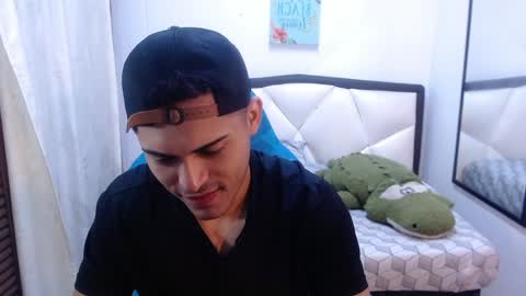 D E R E K online show from 04/07/26, 11:32