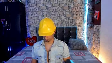 DEREKK   online show from 01/21/25, 02:54