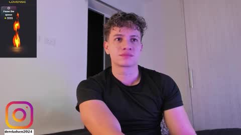 Snapshot of derekolsen_ chatting on 10/14/25, 02:45 Derek  IG Derekolsen2024 online show from 10/14/25, 02:45