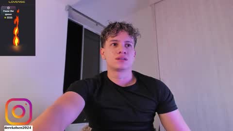 Snapshot of derekolsen_ chatting on 10/22/25, 02:45 Derek  IG Derekolsen2024 online show from 10/22/25, 02:45