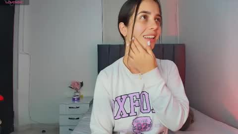 derly_cuervo703031 online show from 10/27/25, 04:33