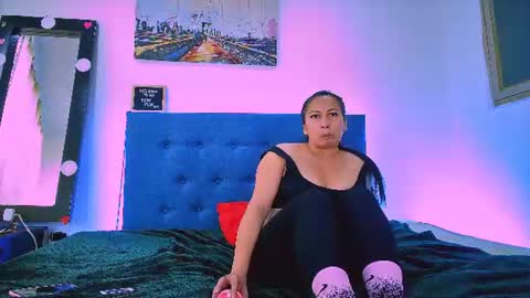 Snapshot of derly_milf chatting on 07/23/26, 09:02 derly_milf online show from 07/23/26, 09:02