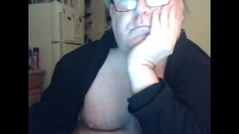 Snapshot of derrickkearley2055 chatting on 11/30/25, 08:18 derrickkearley2055 online show from 11/30/25, 08:18