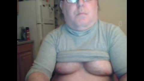 Snapshot of derrickkearley2055 chatting on 12/22/25, 05:59 derrickkearley2055 online show from 12/22/25, 05:59