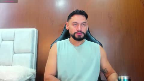 DerryBigger CM online show from 10/30/25, 02:18