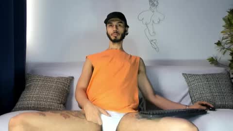 Snapshot of derrymaster chatting on 05/19/26, 04:35 JhimyMaster online show from 05/19/26, 04:35