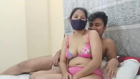 Snapshot of deshibirds chatting on 10/15/25, 05:02 deshibirds online show from 10/15/25, 05:02